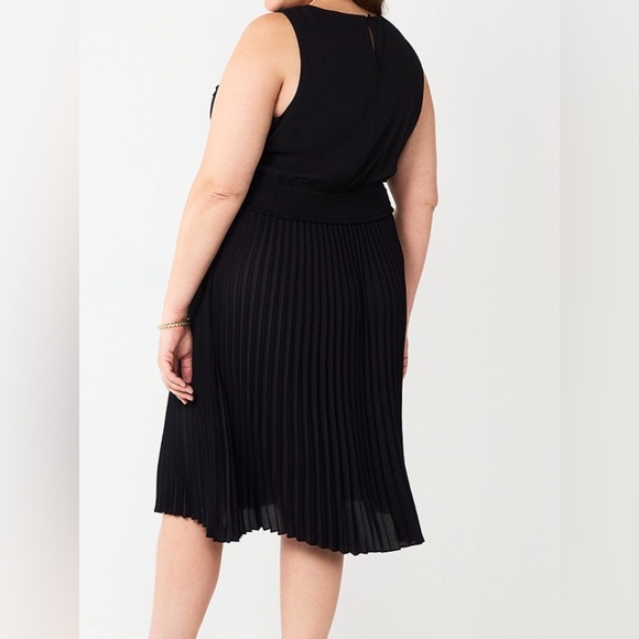Croft & Barrow NWT sleeveless pleated midi dress. 0X, only color in stock -black - Picture 3 of 8